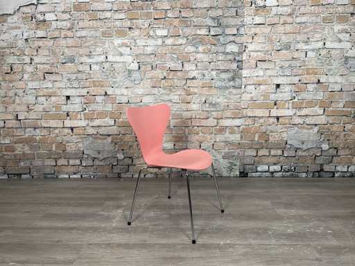 Fritz Hansen Butterfly pink - chair