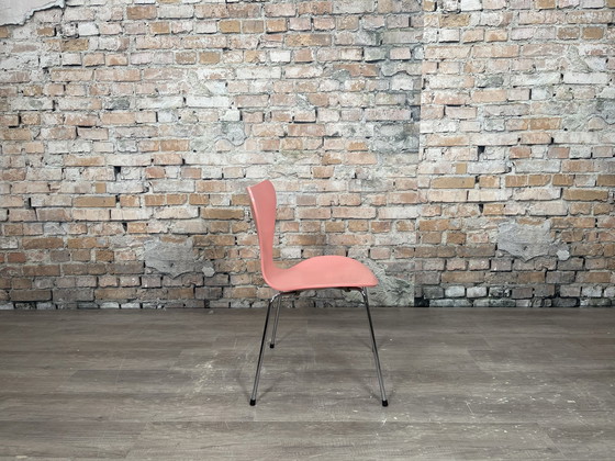 Image 1 of Fritz Hansen Butterfly pink - chair