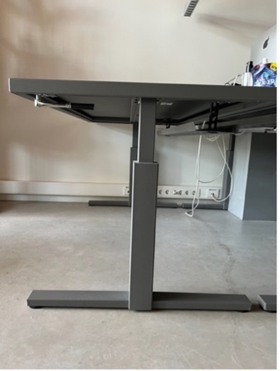 Image 1 of Gispen SteelTop adjustable desk