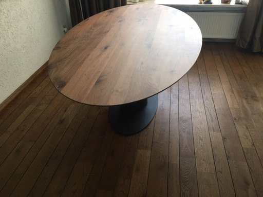 Bert Plantagie oval dining room table