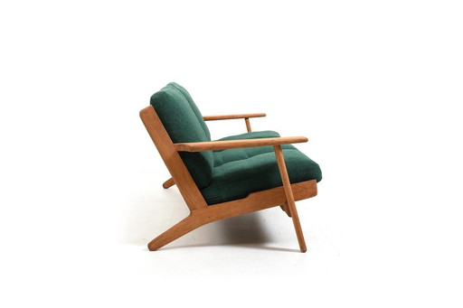 Canapé trois places Ge-290 par Hans J. Wegner pour Getama, années 1950