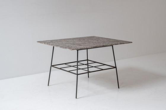 Image 1 of Ensemble de deux tables d'appoint, datant des années 1960.