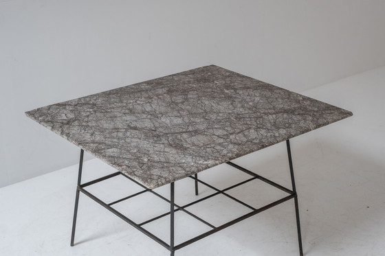 Image 1 of Ensemble de deux tables d'appoint, datant des années 1960.