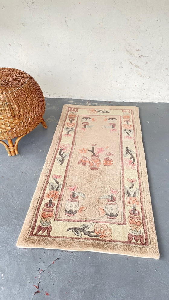 Image 1 of Tappeto vintage in velluto beige rosa 118 x 60 cm