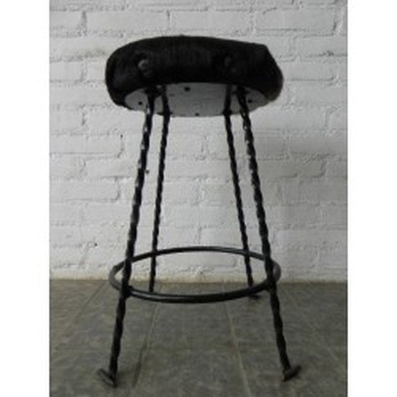 Image 1 of Tabouret vintage recouvert de peau de vache