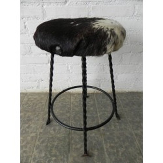 Image 1 of Tabouret vintage recouvert de peau de vache