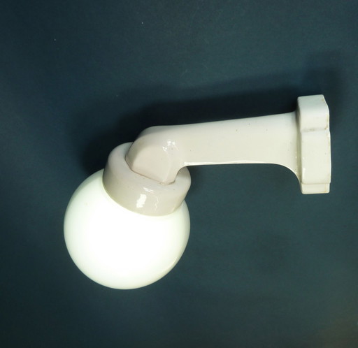 Art Deco Porcelain Bathroom Sconce