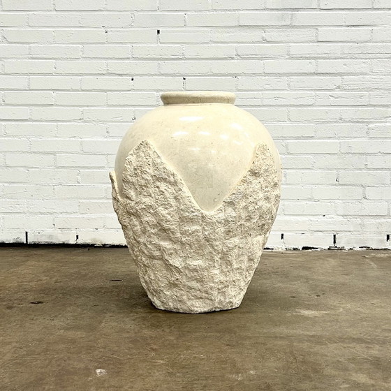 Image 1 of Grande vaso da pavimento in pietra di Mactan vintage con tasselli
