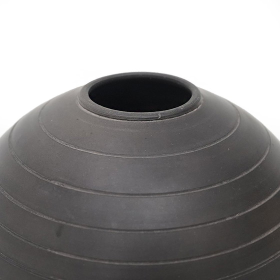Image 1 of Vaso sferico in ceramica nera di Andrea Mannuzza per Il Tondo, anni '80