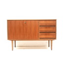 Buffet vintage à tiroirs et portes fabriqué dans les années 1960