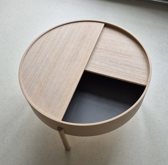 Image 1 of Mesa de centro Woud Arc de 66 cm de madera de fresno pigmentada en blanco 