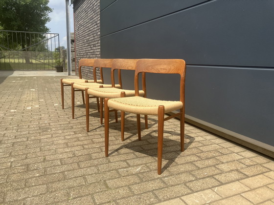 Image 1 of 4x chaises de salle à manger Niels Otto Møller 'model 75' en teck