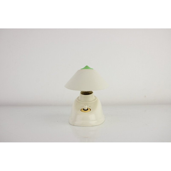 Image 1 of Lampada da tavolo in bachelite bianca di metà secolo, Cecoslovacchia, anni '60