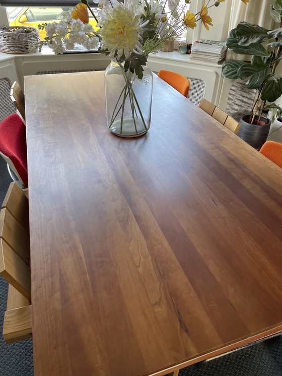 Image 1 of Table à manger design en bois de cerisier