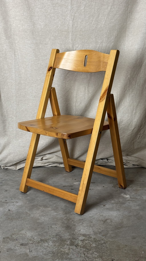 6X Pine Folding Chair, Daumiller Style