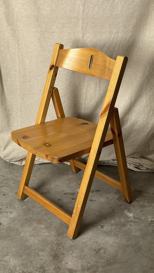 6X Pine Folding Chair, Daumiller Style