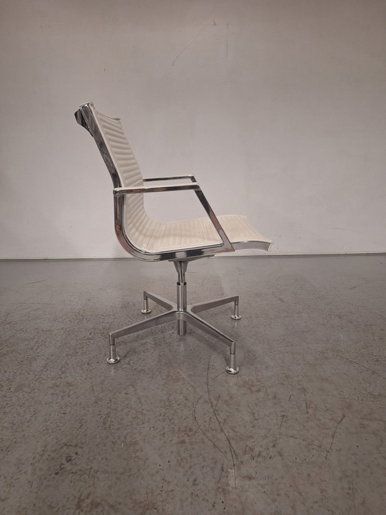 Image 1 of 12x Luxy Nulite Conference Chair White Leather