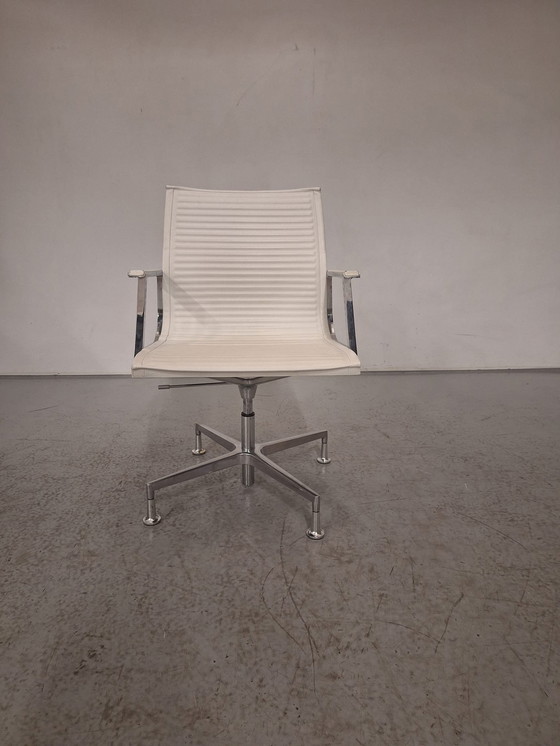 Image 1 of 12x Luxy Nulite Conference Chair White Leather