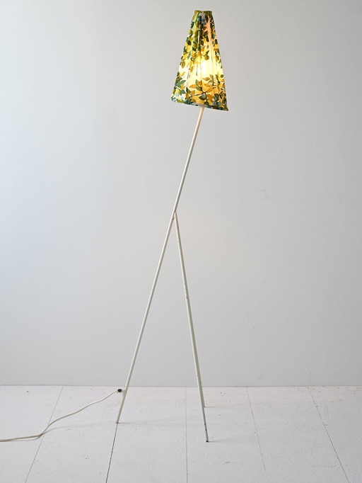 Retro Floor Lamp With Leaf Patterned Shade – Vintage White Metal Tripod Base