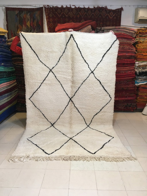 Beni Ouarain Berber Carpet 262 X 165 Cm