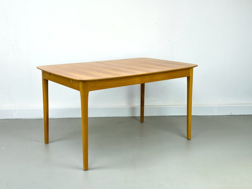 Table de salle à manger en cerisier de Lübke, 1960S