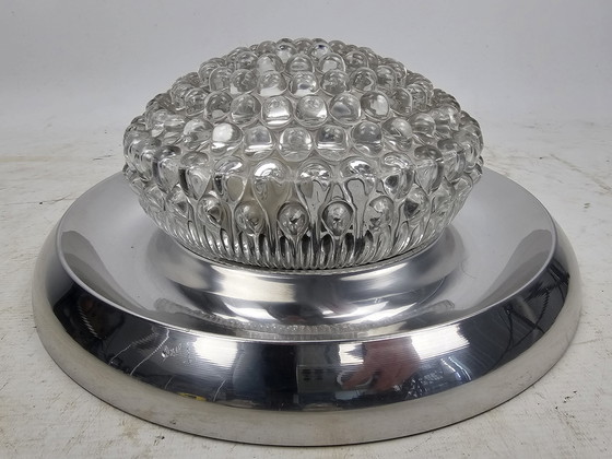 Image 1 of Plafonnier vintage anneau chromé et abat-jour en verre bullé