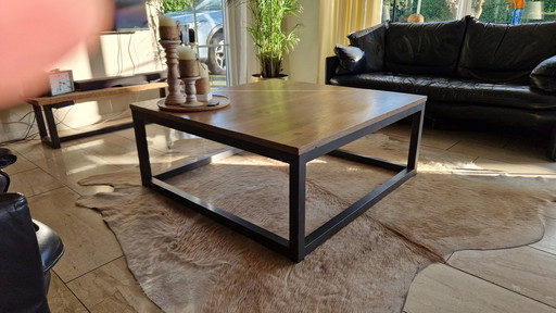 Coffee Table With 2.5 cm Oak Leaf