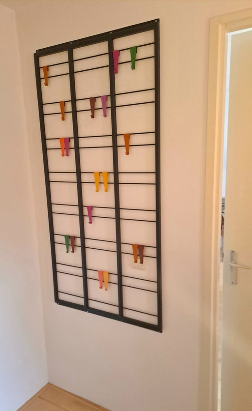 Pilastro Coat rack Scale