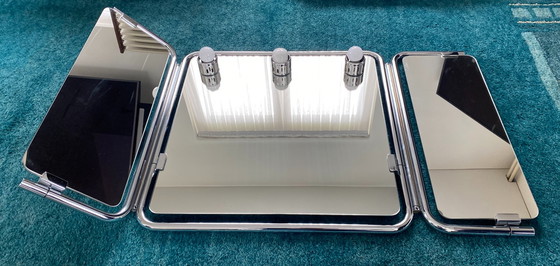 Image 1 of Vintage mirror with lights