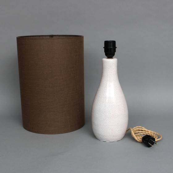 Image 1 of Pieter Groeneveldt - pied de lampe en faïence de couleur crème avec abat-jour