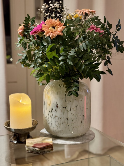 Modern Glass Vase With White Tortoise Design