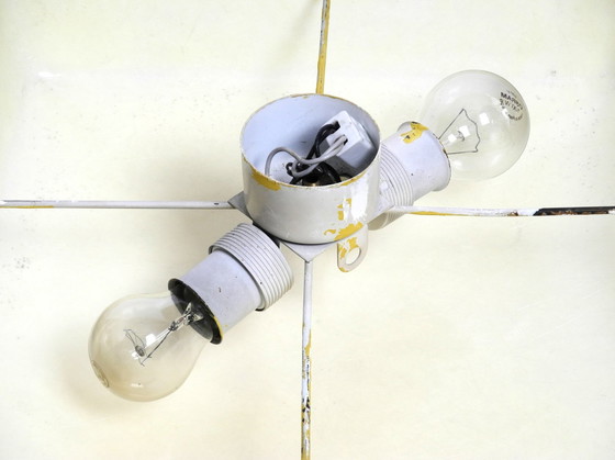 Image 1 of Bellissima lampada da soffitto o da parete quadrata in fibra di vetro in stile moderno di metà secolo