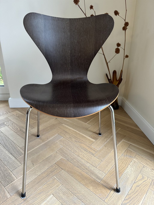 4x Fritz Hansen Series 7 Dark Oak