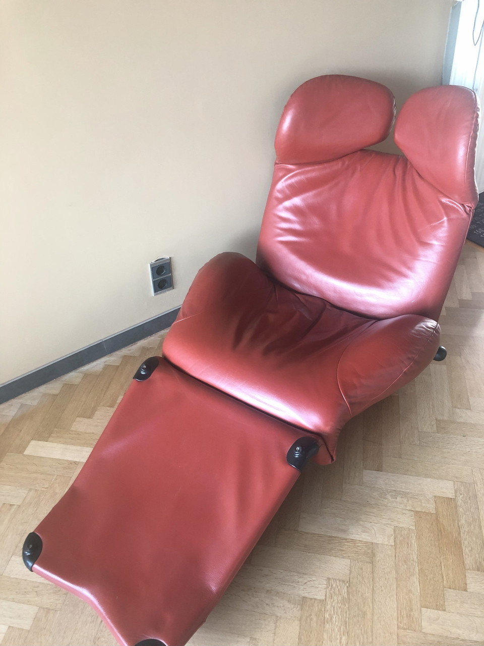 Cassina 111 Wink Armchair By Toshiyuki Kita €1,300 Whoppah