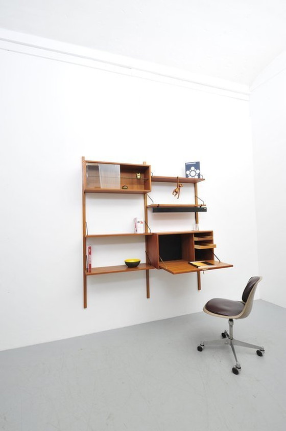 Image 1 of Royal Cado shelving system 07 teak with desk Poul Cadovius 1950