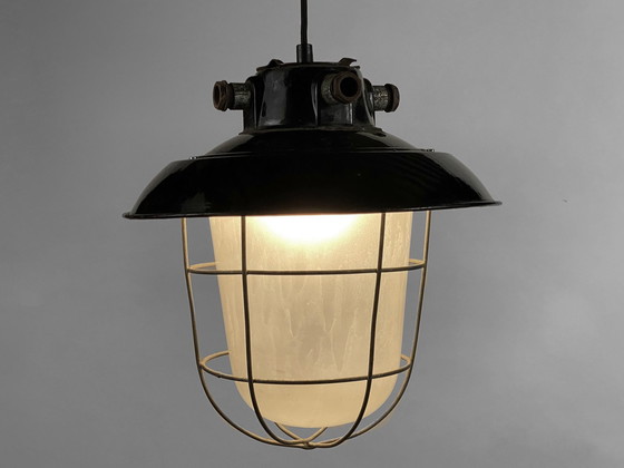Image 1 of Grande lampada a sospensione industriale. Svezia anni '50
