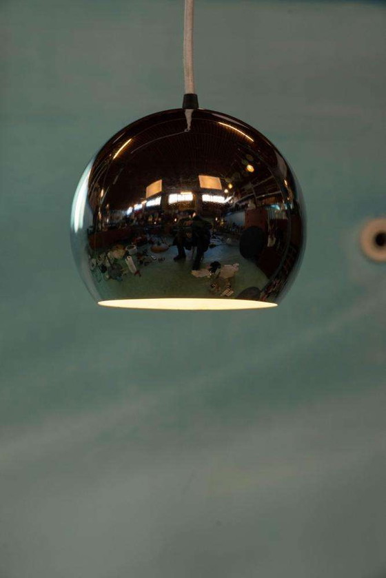 Image 1 of Lampe suspendue vintage chromée, lampe globe de l'ère spatiale