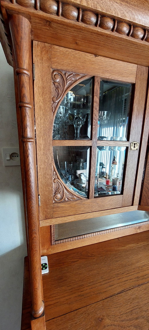 Beautiful Buffet Cabinet With Polished Diamonds