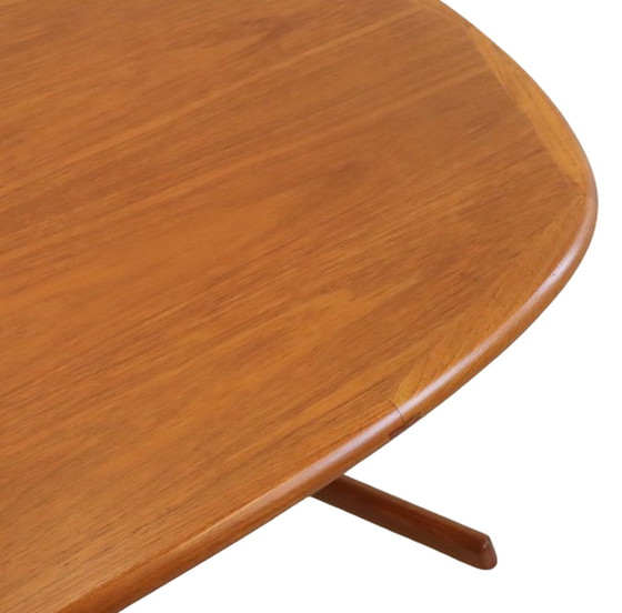 Image 1 of Dyrlund coffee table Pillemark