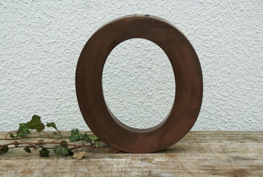 "O" letter vintage, old advertising letters