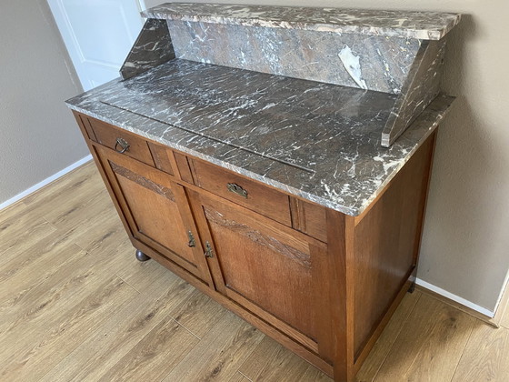 Image 1 of Cómoda antigua con tapa de mármol