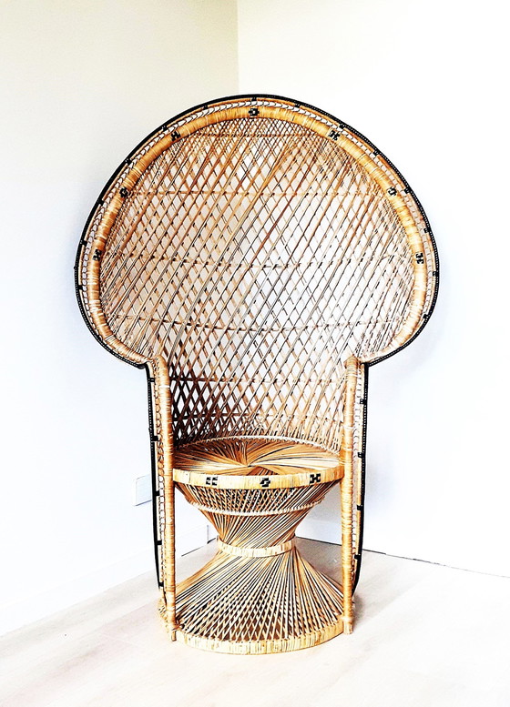 Image 1 of Peacock chair / Chair " Emanuelle "