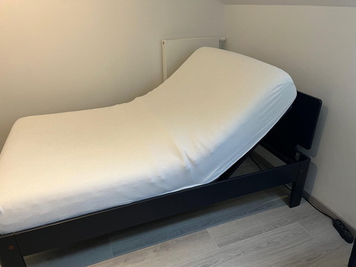 Auping Auronde With Electric Bed Base And Mattress