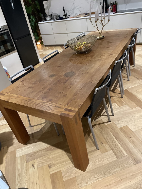 Image 1 of Linteloo dining table