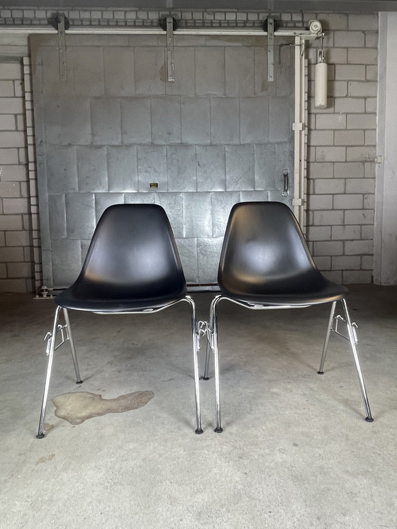 Image 1 of 4x Vitra Eames DSS chair black