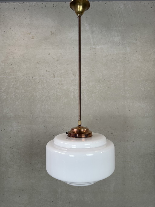 Lampe suspendue Art déco - opaline et laiton