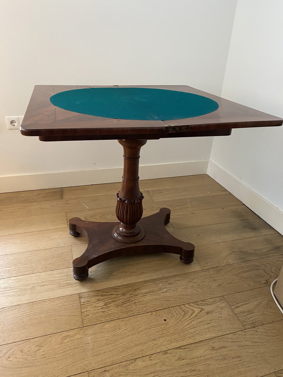 Antique Folding tableアンティークテーブル Antique Folding Play Table | €125 | Whoppah