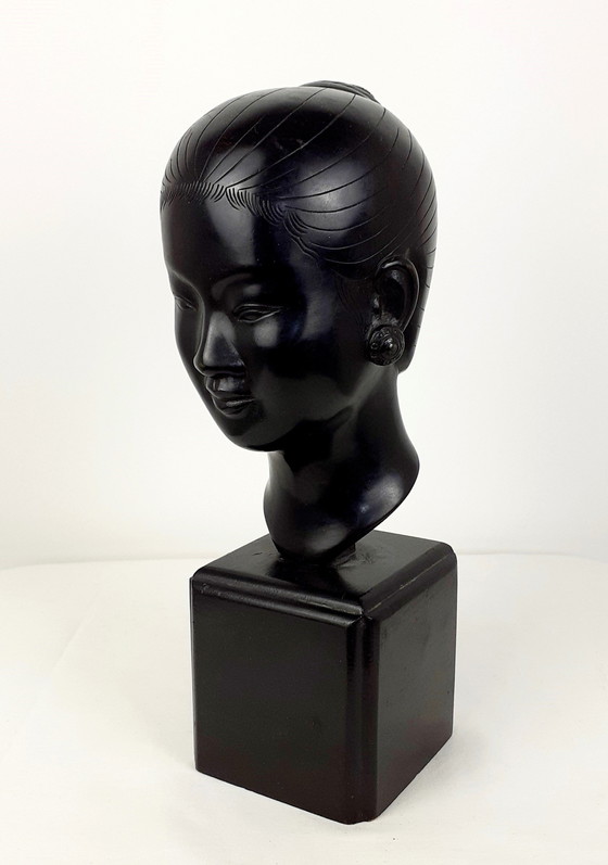 Image 1 of Bronze Bust To Nguyen Thanh Le