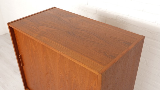 Image 1 of Mobiletto vintage | mobiletto da parete | danese | teak | ante scorrevoli