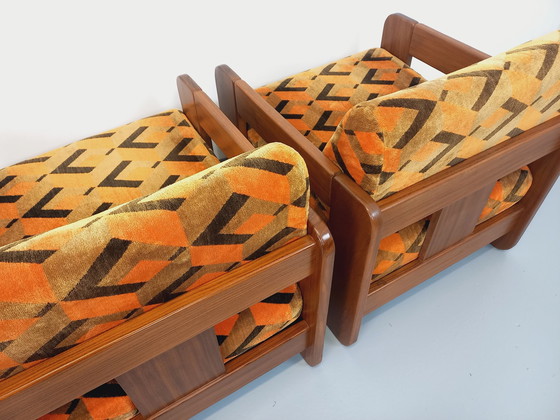 Image 1 of Coppia di poltrone a slitta vintage in noce e velluto degli anni '70